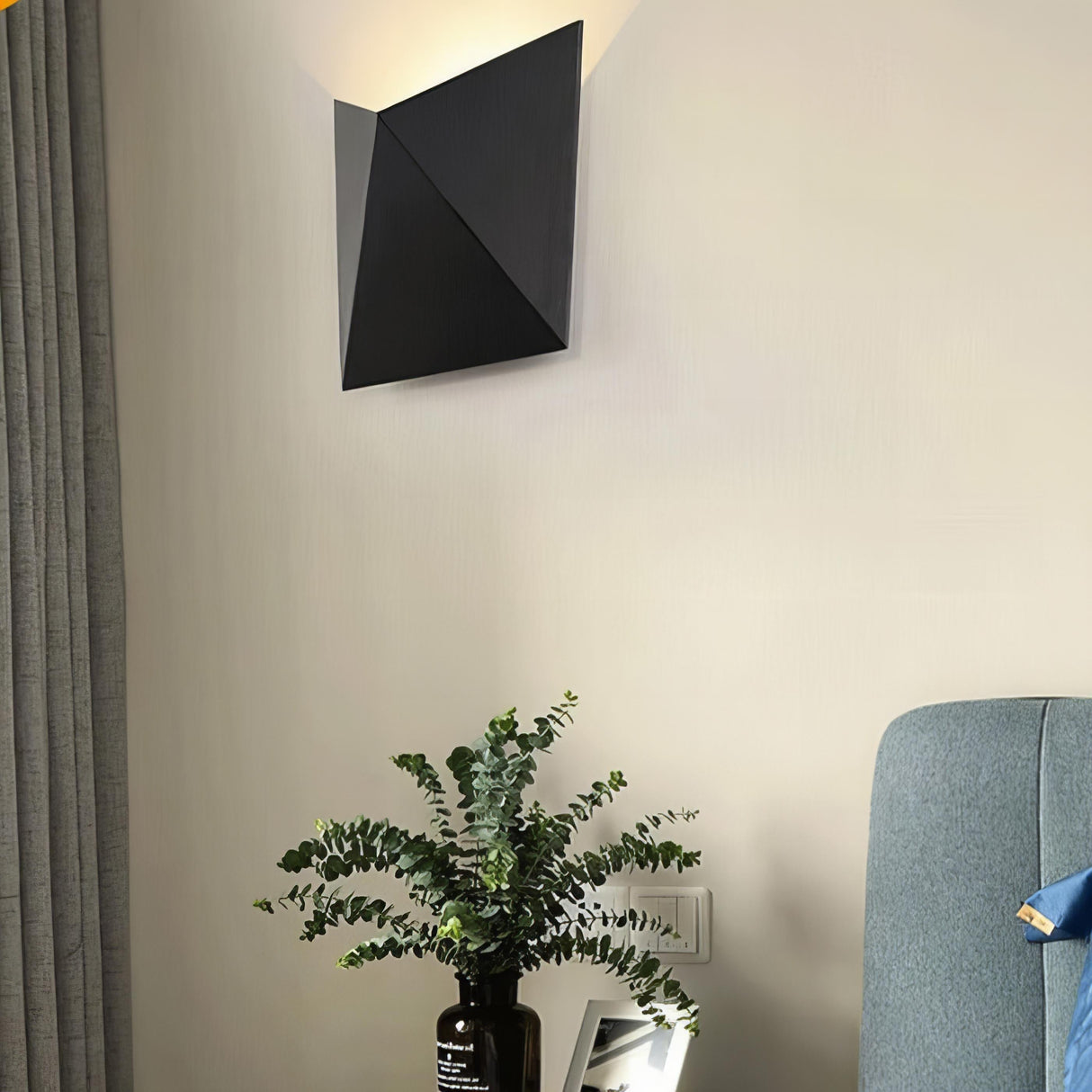 Rayden - Modern Nedre Utomhus Vägglampa i Svart eller Vitt Carvallo