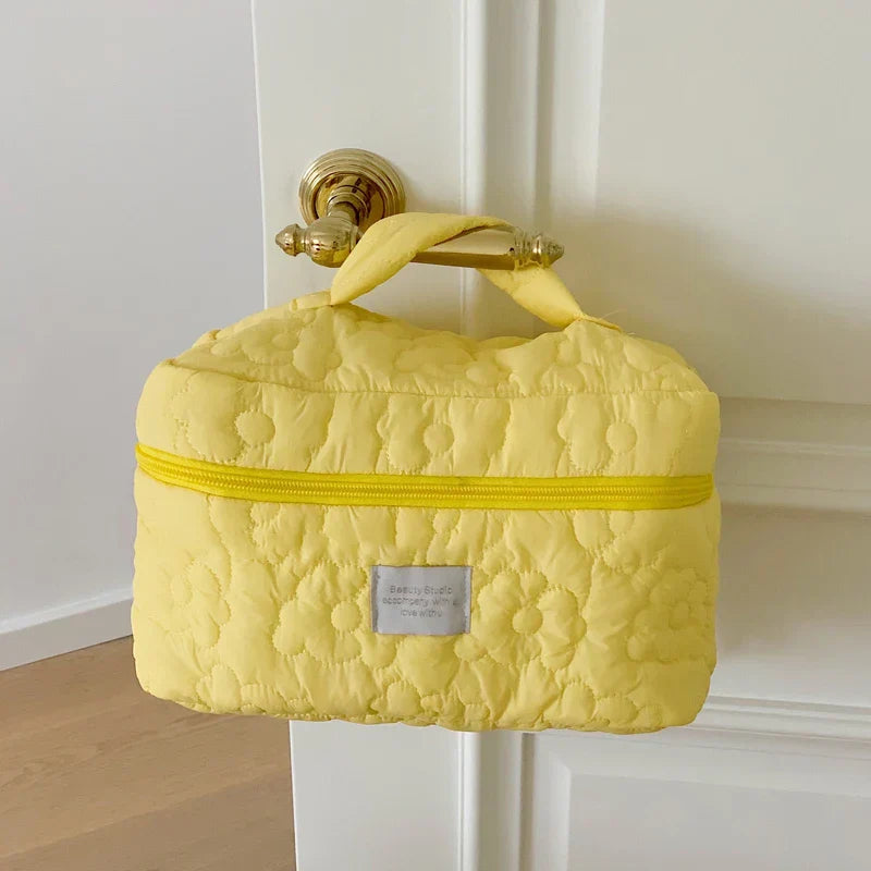 Carvallo Vadderad KosmetiskPåse i Bomull | MakeupPåse med Dragkedja för Damer | Resekulturpåse med Blommönster & Inre Fack Carvallo