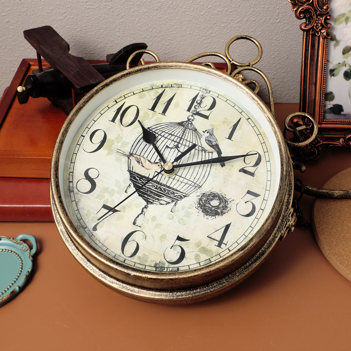 RetroCharm - Vintage tågstation väggur med tidlös attraktion Carvallo