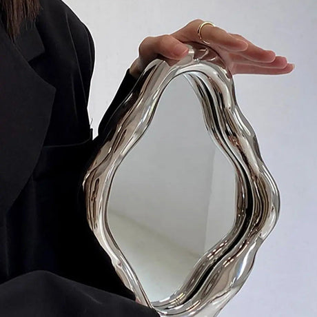 RetroLume - Snyggt oregelbundet sminkspegel med vintage charm och modern appell Carvallo