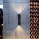 Lachlan - Utomhus LED Upp/Ner Modern Böjd Vägglampa Carvallo