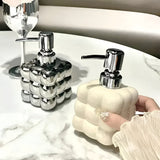 Keramisk tvålbehållare med pump – Stilfull och påfyllningsbar | För tvål, schampo och duschgel Carvallo