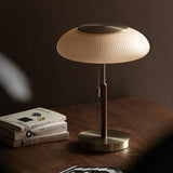 PureGlass Bordslampa – Minimalistisk Vit Glaslampa i Nordisk Design Hemnix