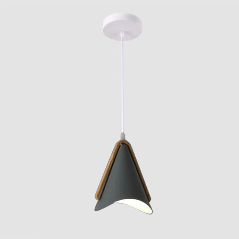 NovaLume – Modern taklampa med elegant, minimalistisk design och praktisk funktionalitet Carvallo