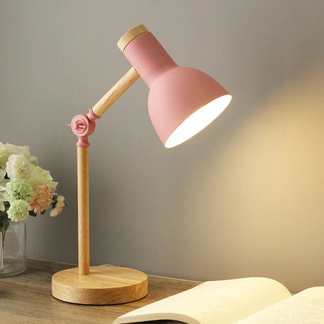 Träjusterbar Bordslampa | Nordisk Belysning Carvallo