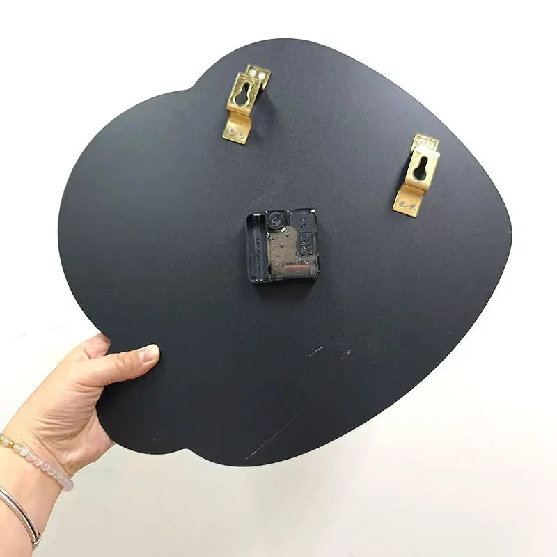 CreamWind - Modern Väggklocka med Tyst Visare och Valfritt Ljus Carvallo