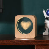 LumiWood - 3D Trä Nattlampa med Gravyr och Varm LED-belysning Carvallo