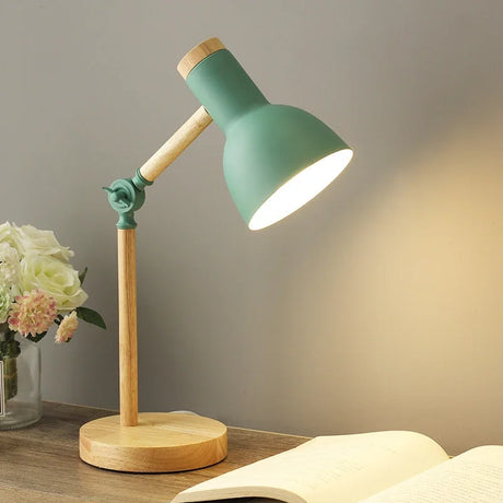 Träjusterbar Bordslampa | Nordisk Belysning Carvallo
