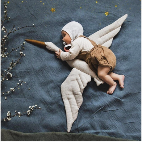 Carvallo – Elegant svävande svandekoration för en lugn och stilren interiör Carvallo