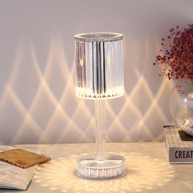 Elegant LED-bordslampa i diamantskuren akryl – Ambient Mood Lighting MILA Sverige