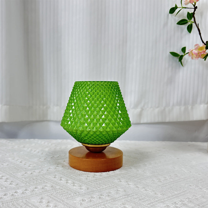 Samtida ribbad glas- och trälampa – konformad design MILA Sverige