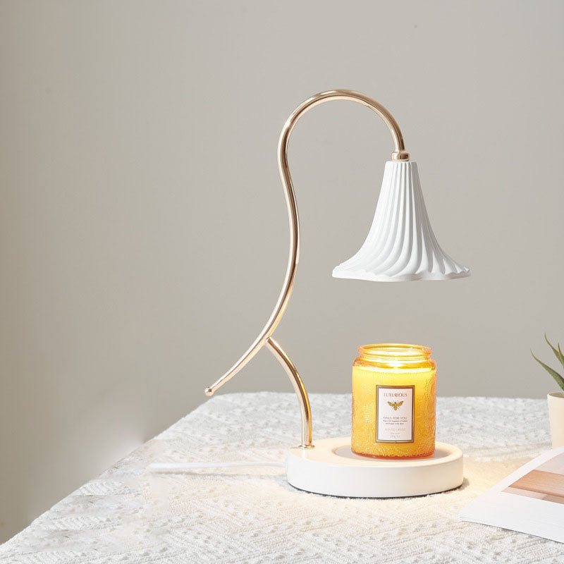 Modern blommig järnvaxlampa – konstnärlig glöd med elegant minimalistisk design MILA Sverige