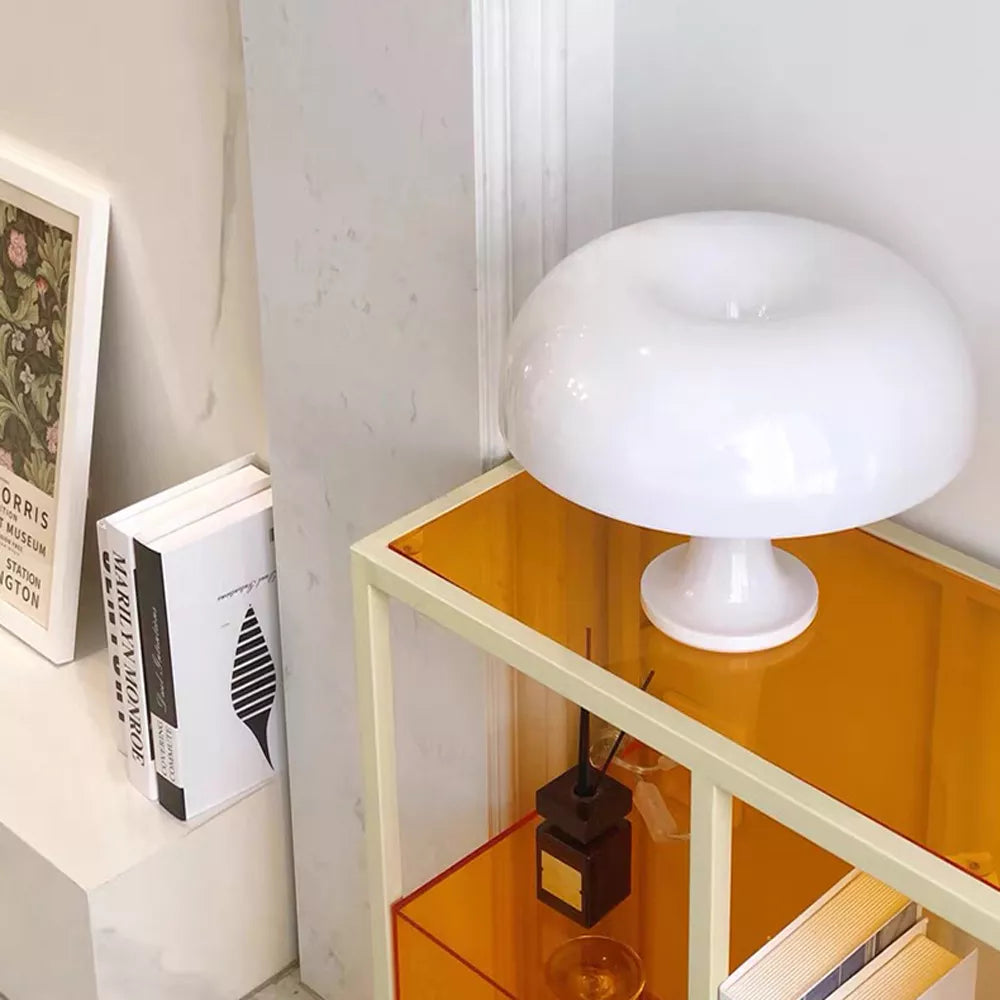 Carvallo – Retro Bordslampa med Italiensk Design och Varm LED-belysning Carvallo