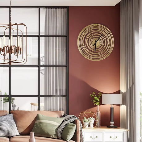 Carvallo - Klassisk gyllene väggur för elegant heminredning Carvallo