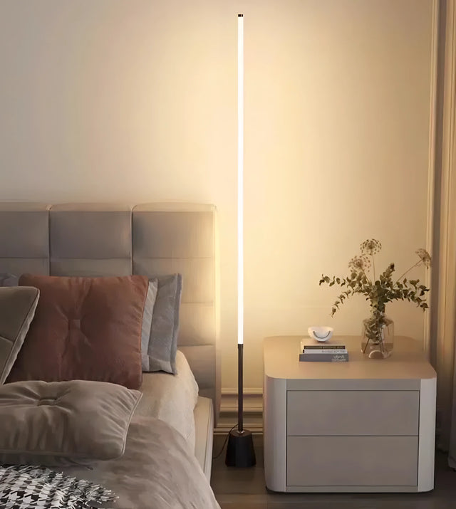 Dexter - Slank Justerbar LED-strips Golvlampa med Dimbara Carvallo