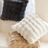 Carvallo – Lyxig Fuskpäls Kuddeöverdrag för Stilfull Komfort Carvallo