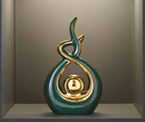 Modern keramikskulptur för stilfull heminredning och estetisk appell Carvallo