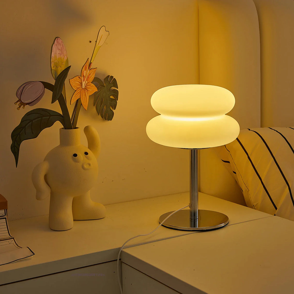 Creamy Bordslampa – Bordslampa med USB & 3 Färglägen Hemnix