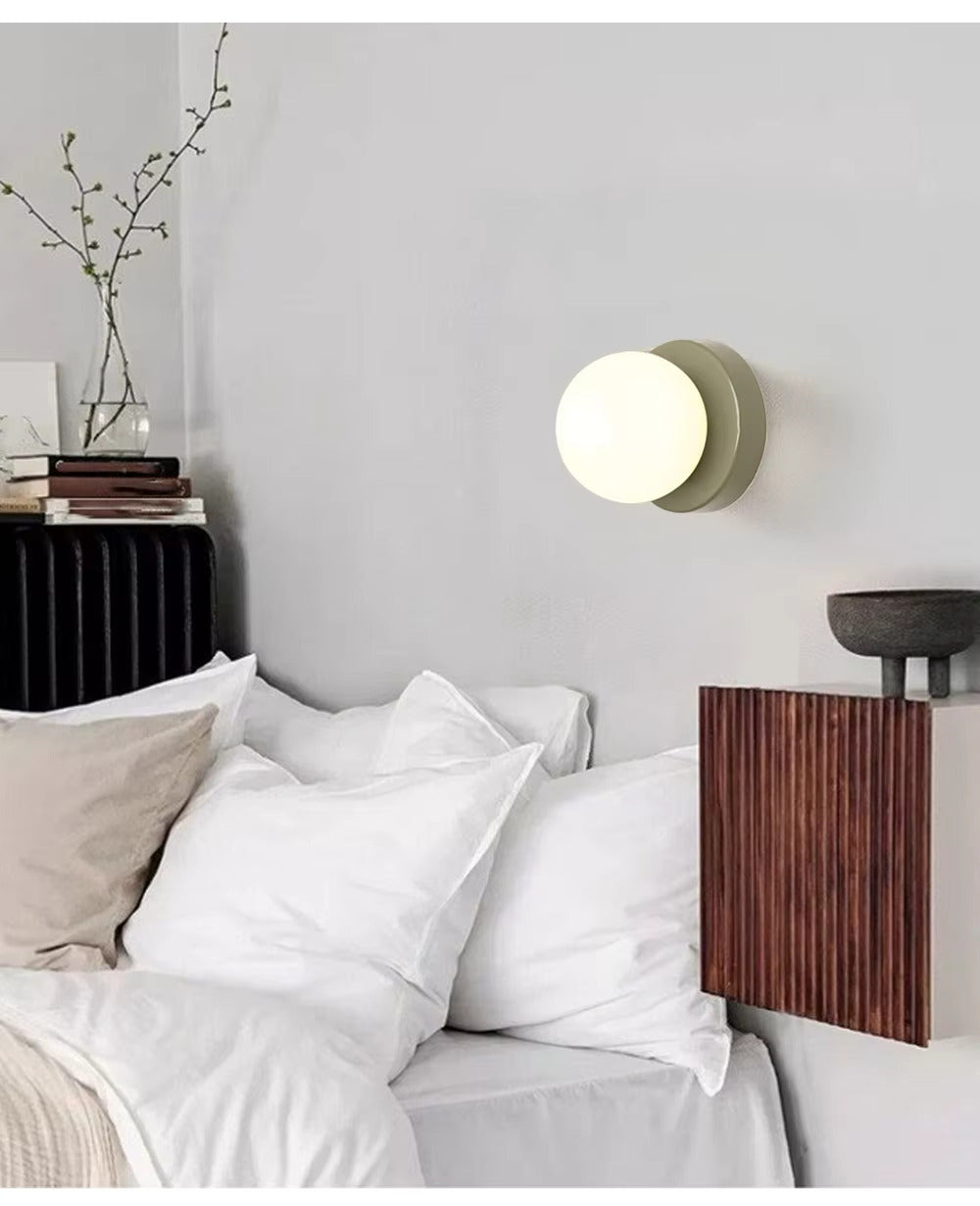 Royaleva Nordic LED Glasvägglampa – Minimalistisk Orb Sconce för Moderna Interiörer Carvallo