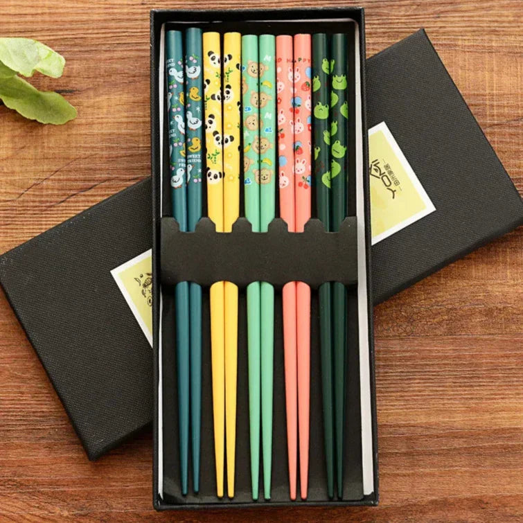 Carvallo – Lyxig 5-delars bambu ätpinnar presentset med kulturella mönster Carvallo