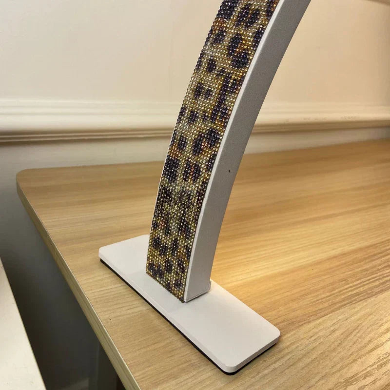 LunaGlow – LED Skönhetslampa för Fransförlängningar & Smink | Dimmbar Precisionsbelysning Carvallo