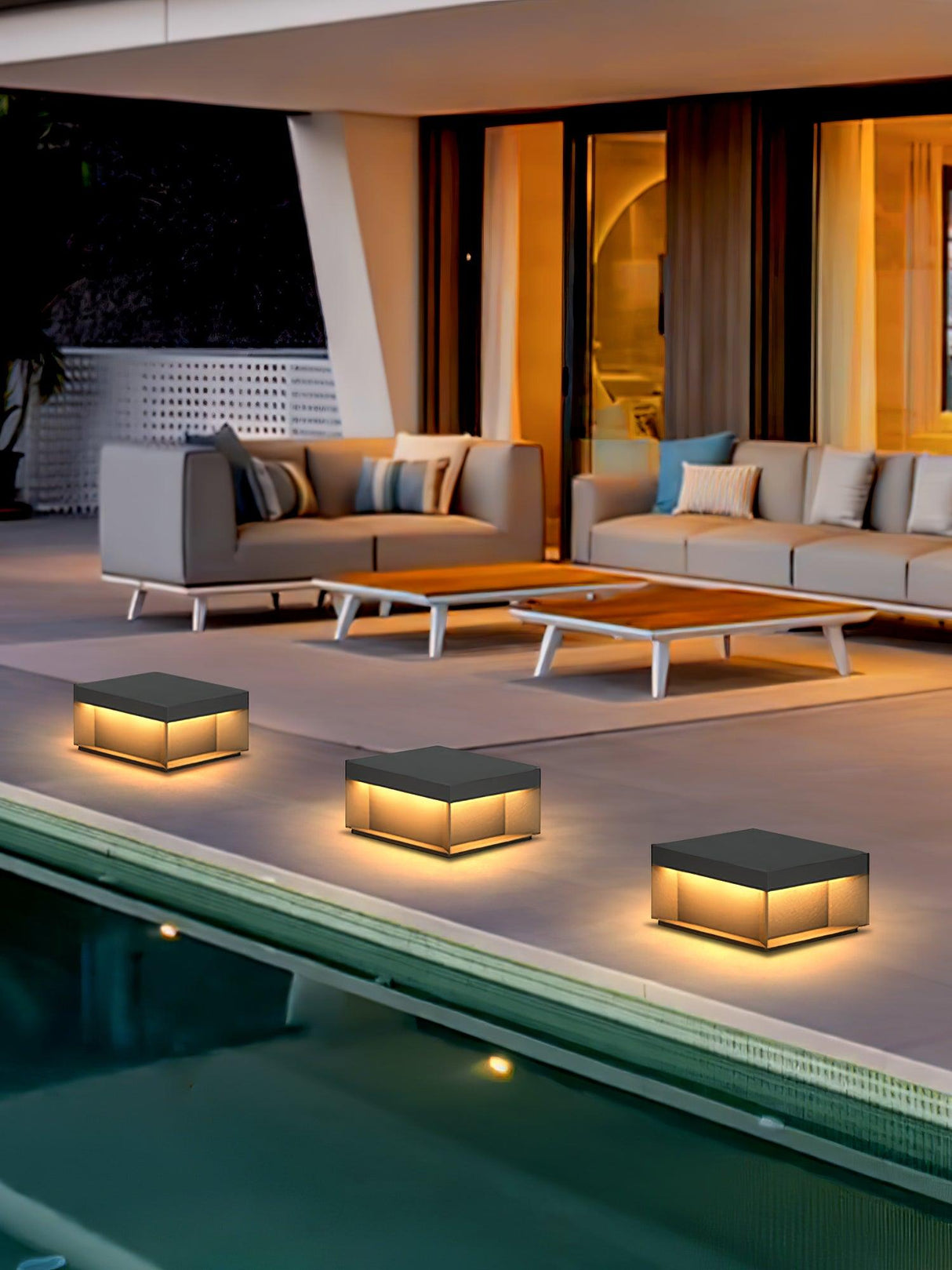 Matt svart ram sol utomhus postlampa Carvallo