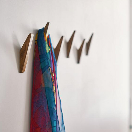 Carvallo – Set om 2 handgjorda träväggkrokar med boho charm Carvallo