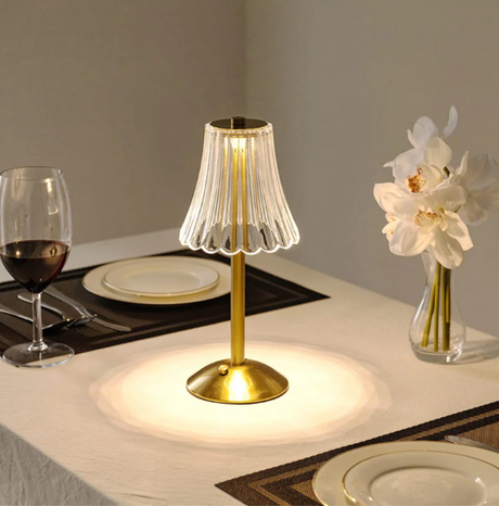 Uppladdningsbar USB-LED-bordslampa i retrodesign Carvallo