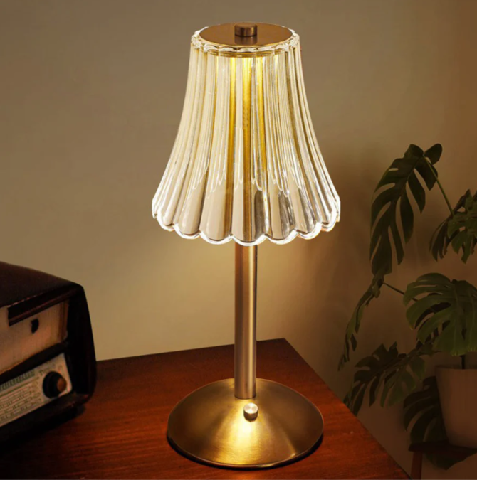 Uppladdningsbar USB-LED-bordslampa i retrodesign Carvallo