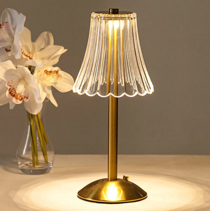 Uppladdningsbar USB-LED-bordslampa i retrodesign Carvallo