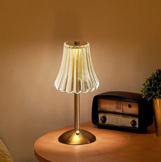 Uppladdningsbar USB-LED-bordslampa i retrodesign Carvallo