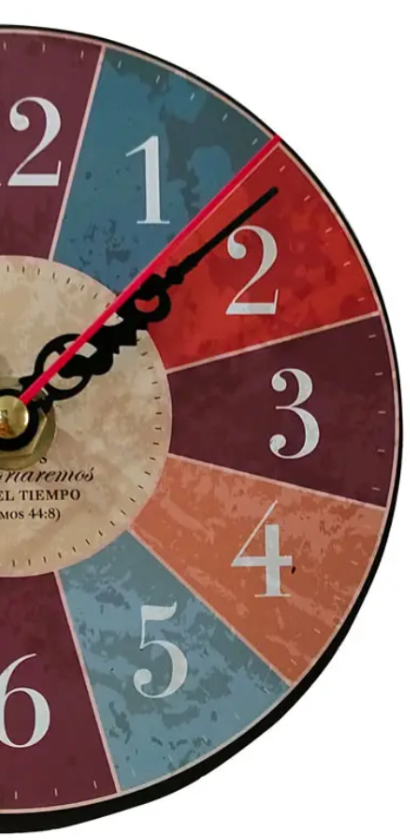 Tidlös träväggklocka – modern design med rena linjer MILA Sverige