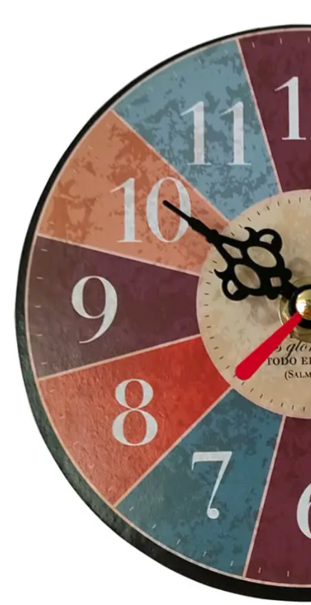 Tidlös träväggklocka – modern design med rena linjer MILA Sverige