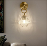 PrismGlow - Geometrisk vägglampa med smalt glasdesign för modern inredning Carvallo