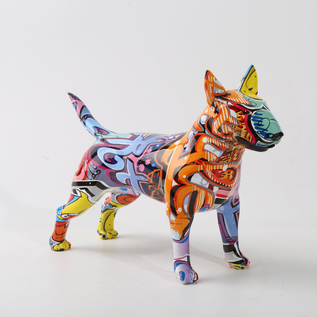 ColorPup Modern Bullterrier-staty – Livfull graffitikonsthundfigur MILA Sverige