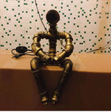 Royallure Steampunk Robot Pipe Table Lamp – Industriell Järnskulptur med E27-sockel Carvallo