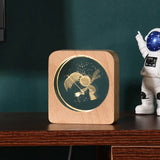 LumiWood - 3D Trä Nattlampa med Gravyr och Varm LED-belysning Carvallo