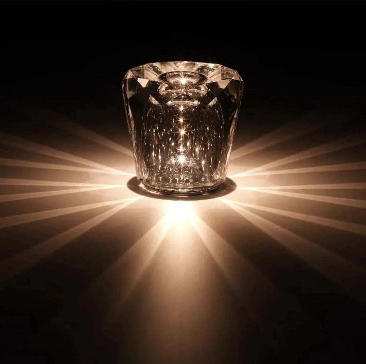 RefinedLight - Lampa med järn och kristall MILA Sverige
