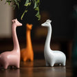 SereniTales - Minimalistisk keramisk giraff- och elefantfigurer för elegant inredning Carvallo