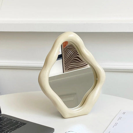 RetroLume - Snyggt oregelbundet sminkspegel med vintage charm och modern appell Carvallo