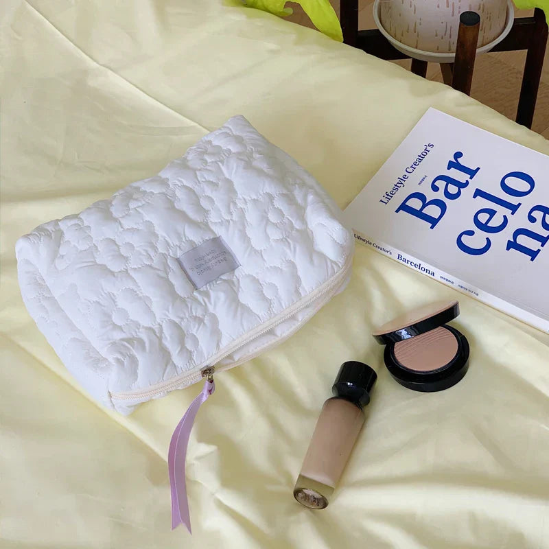 Carvallo Vadderad KosmetiskPåse i Bomull | MakeupPåse med Dragkedja för Damer | Resekulturpåse med Blommönster & Inre Fack Carvallo