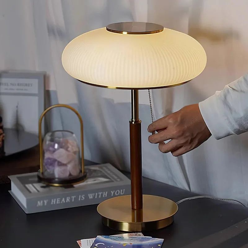PureGlass Bordslampa – Minimalistisk Vit Glaslampa i Nordisk Design Hemnix