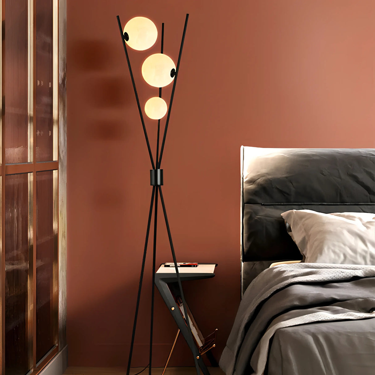 Mila Golvlampa – Stilren Minimalistisk Lampa med Måndesign Hemnix