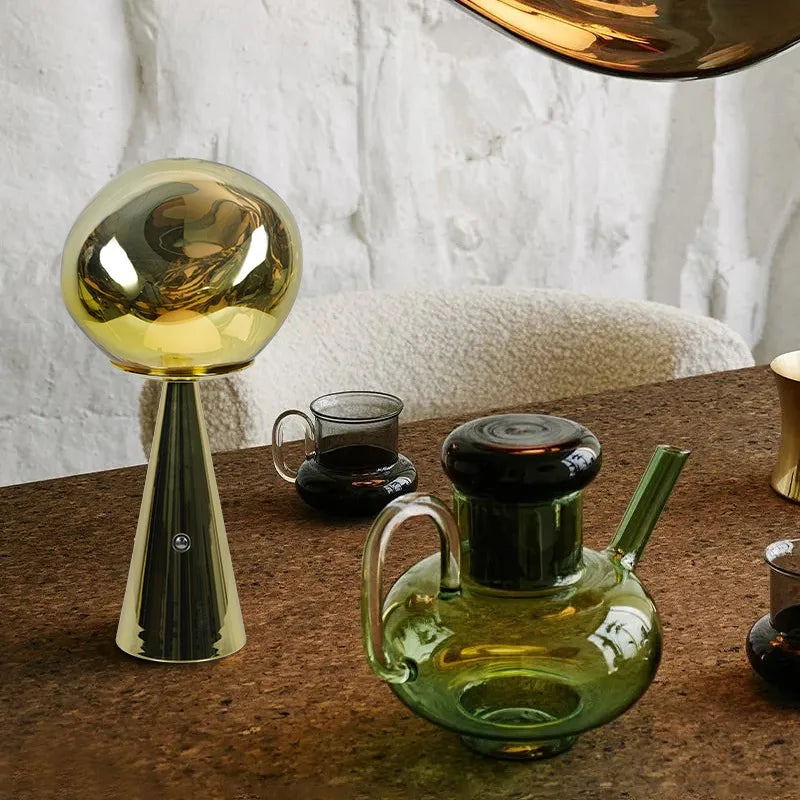 LavaGlow - Modern Mini Bordslampa med LED Ljus | Dekorativ Belysning Carvallo