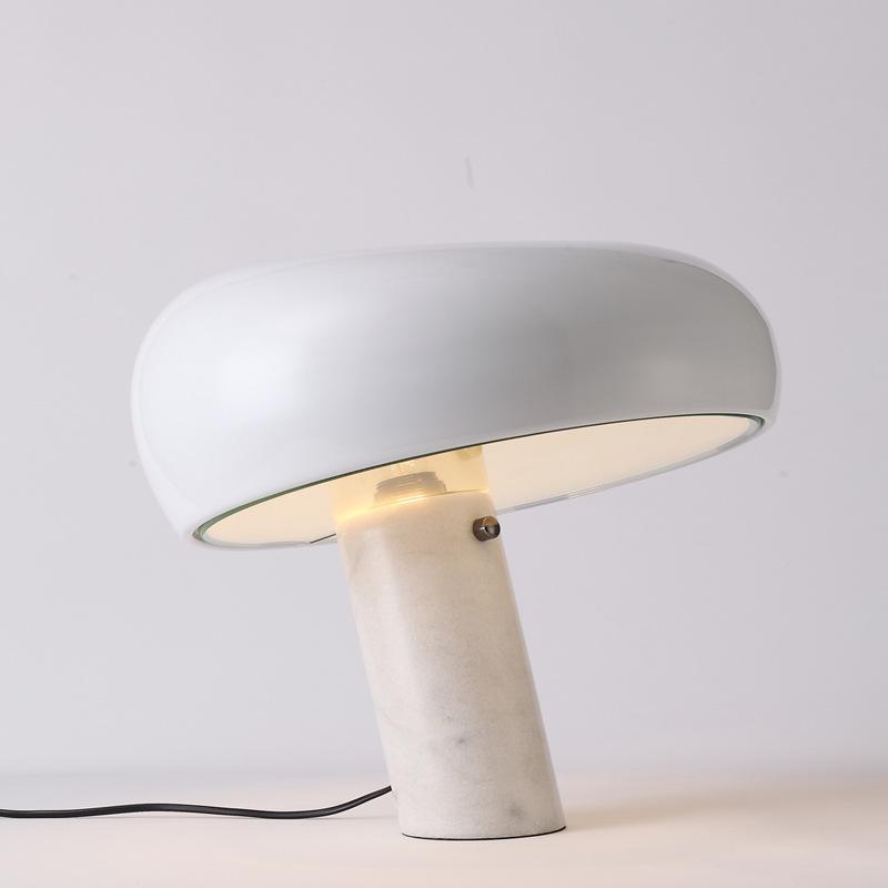 StoneGlow - Dekorativ bordslampa i marmor, där elegans och värme möts MILA Sverige