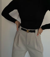 Läder Midjebälte med Detalj i Guldspänne Carvallo