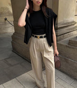 Läder Midjebälte med Detalj i Guldspänne Carvallo