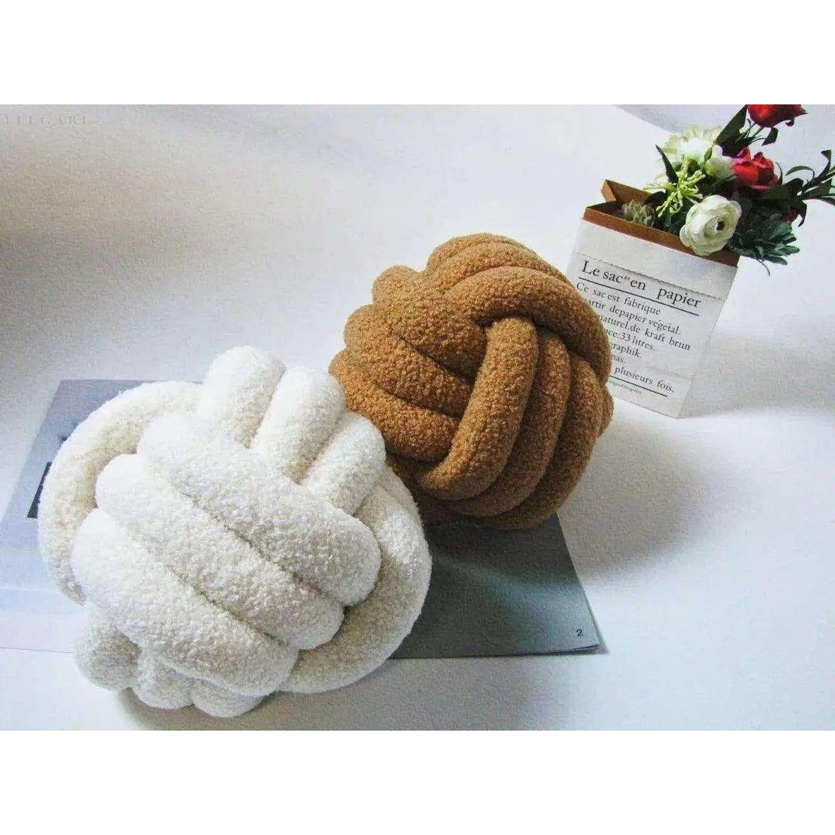 Somway knutna bollkuddar - runda knutna bollkuddar, lammsammetsoffakudde Carvallo