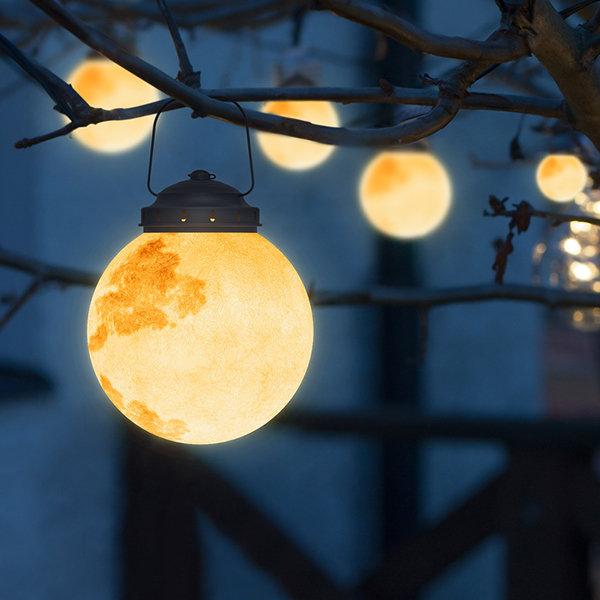 Guld Hängande Lampa – Måninspirerad Form Carvallo