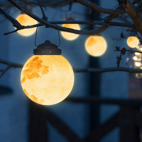 Guld Hängande Lampa – Måninspirerad Form Carvallo